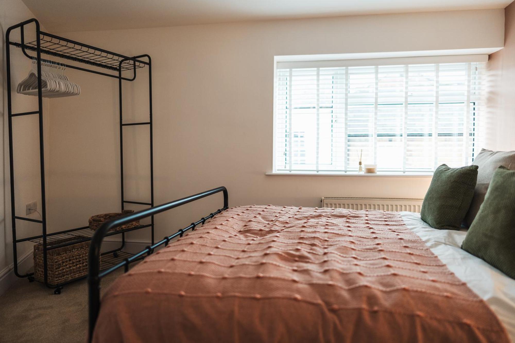 Feature Stone, Stunning Apartment, 2 X King Beds And Single, Sleeps 5 Castle Cary Exterior foto